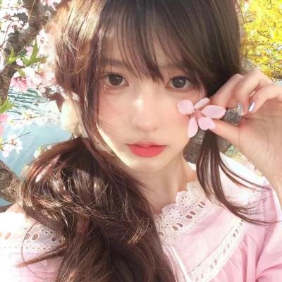 八个拔河女